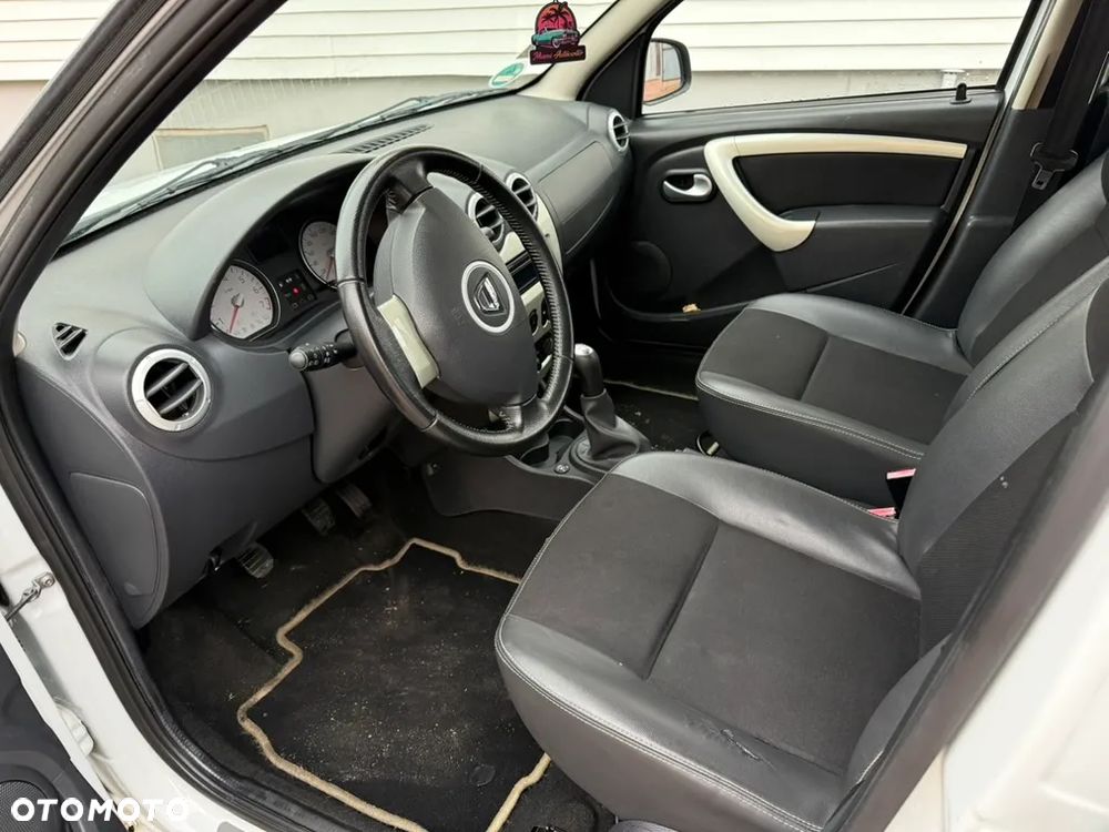 Dacia Sandero 1.2 16V Laureate II - 10