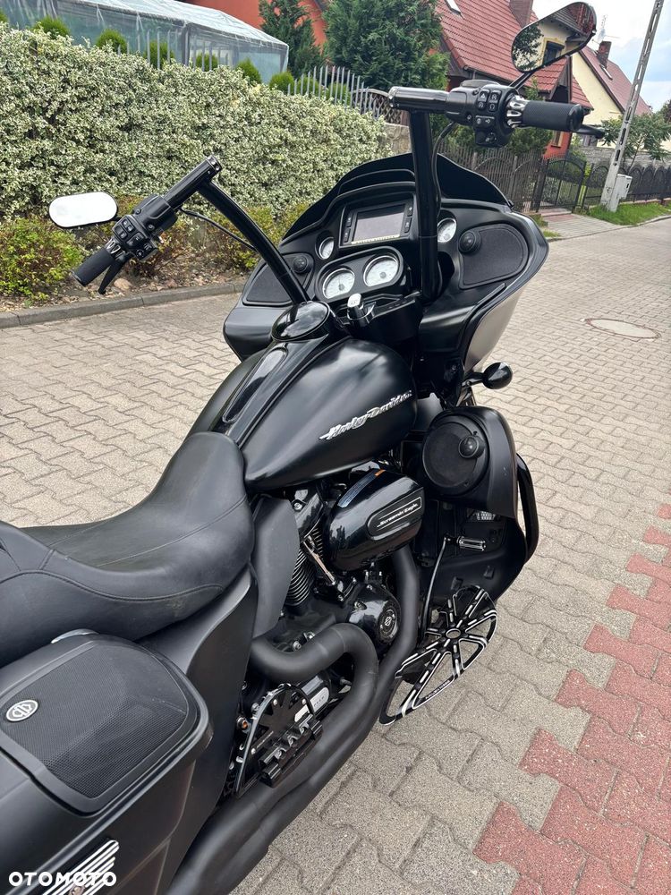 Harley-Davidson Touring Road Glide - 22
