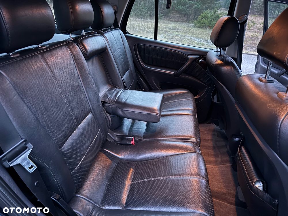 Mercedes-Benz ML - 23