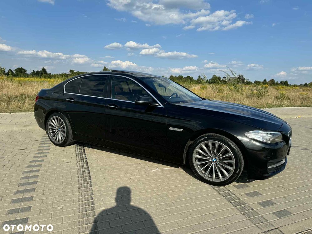 BMW Seria 5 528i xDrive - 14