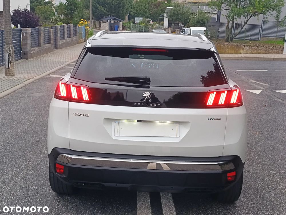 Peugeot 3008 1.6 PureTech HYbrid GT Line S&S EAT8 - 17