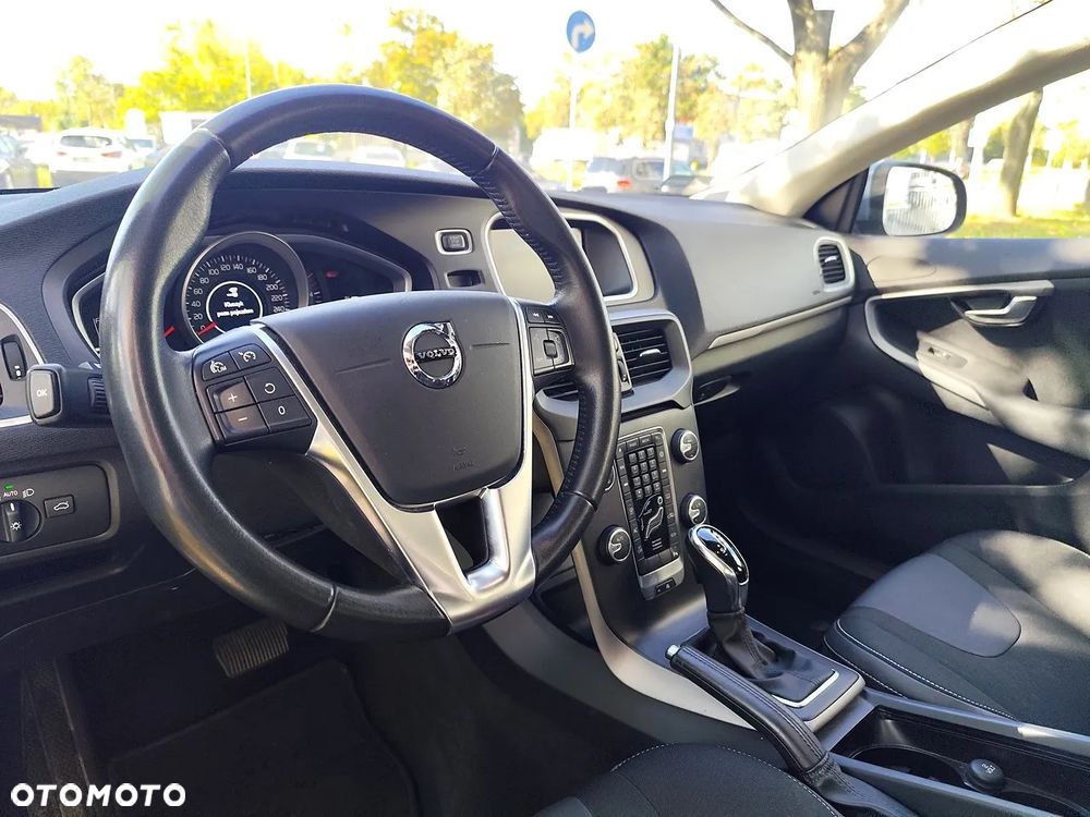 Volvo V40 D3 Drive-E Momentum - 12