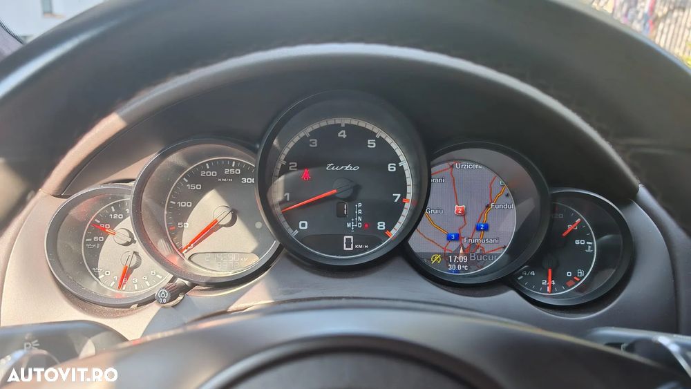 Porsche Cayenne Turbo - 11
