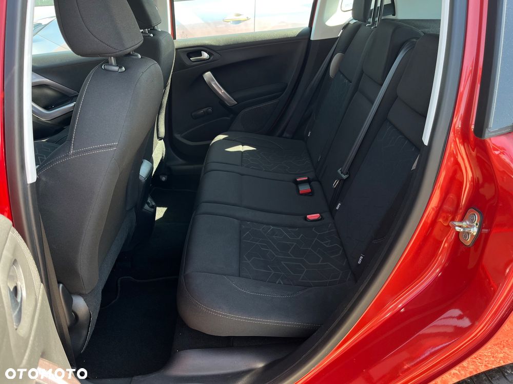 Peugeot 2008 1.6 e-HDi Active S&S - 20