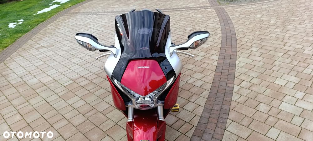 Honda VFR - 9