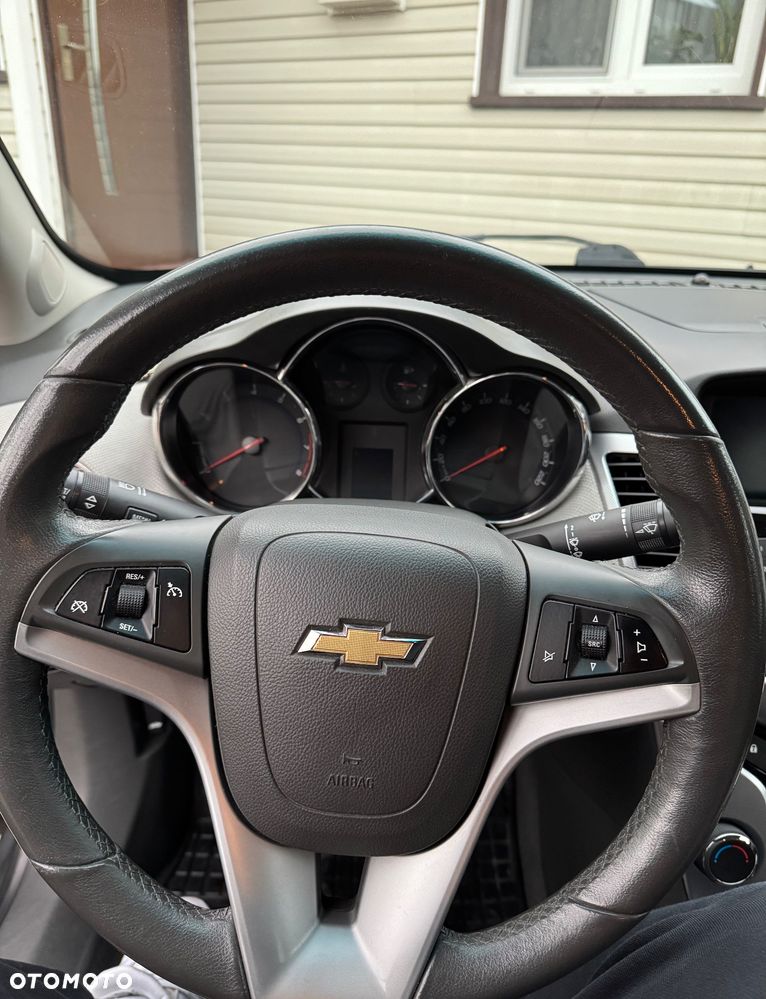 Chevrolet Cruze 1.8 LT - 8