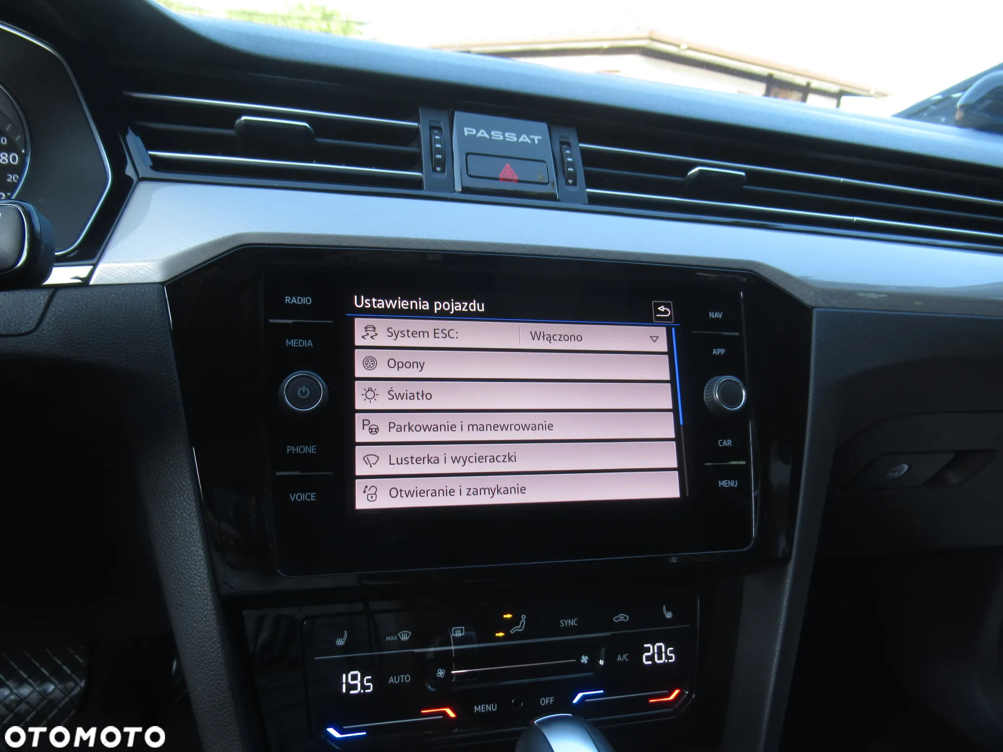 Volkswagen Passat 2.0 TSI Business DSG - 23