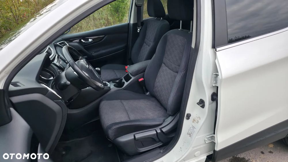 Nissan Qashqai 1.5 dCi Visia EU6 - 16