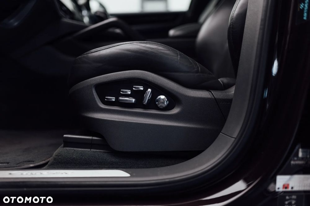 Porsche Cayenne Standard - 32