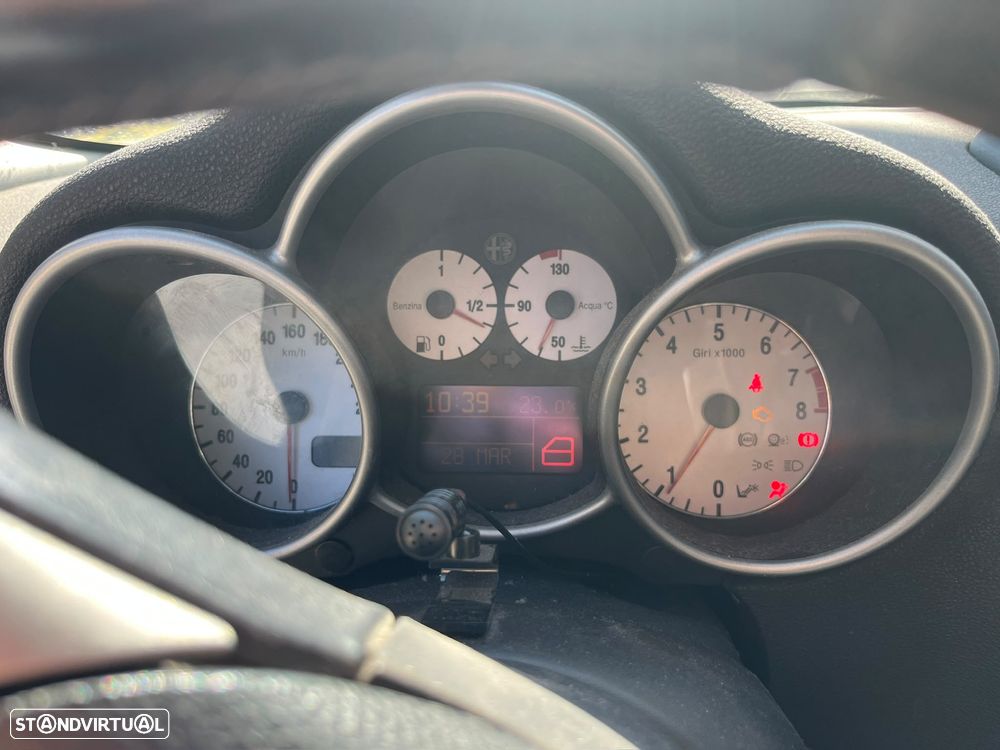 Alfa Romeo 147 - 8