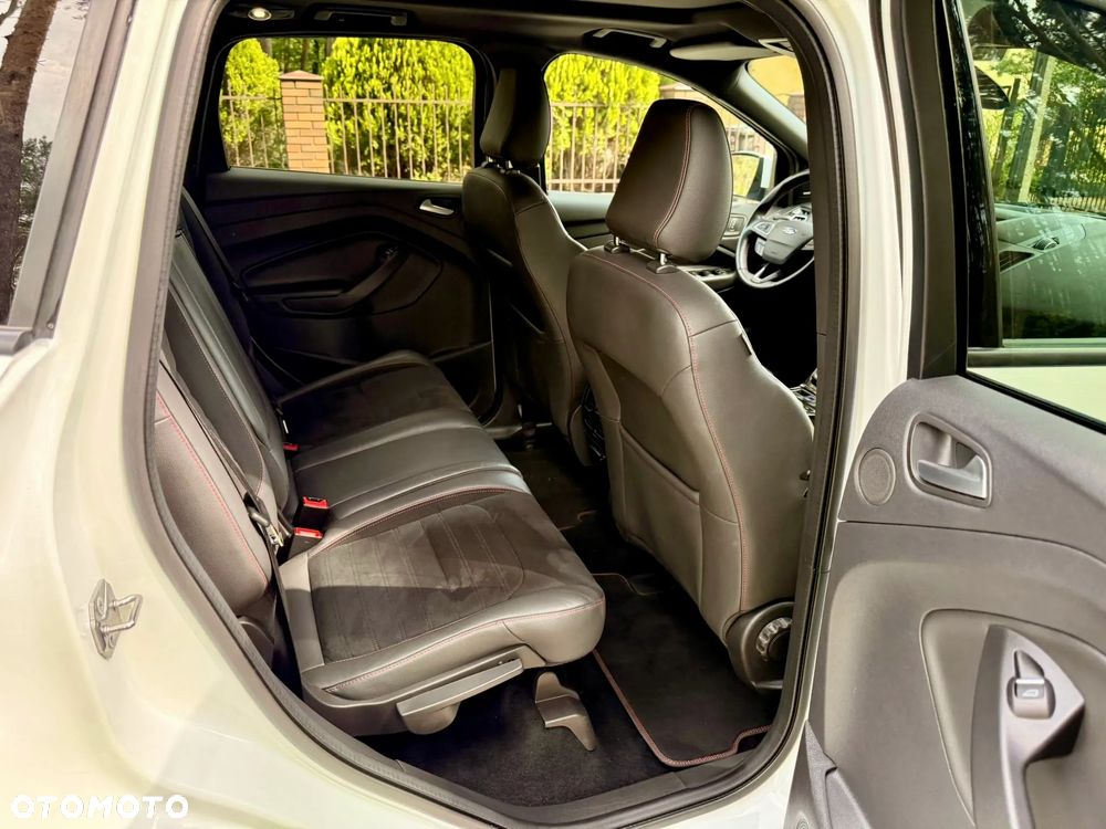 Ford Kuga 1.5 EcoBoost ST-LINE - 22
