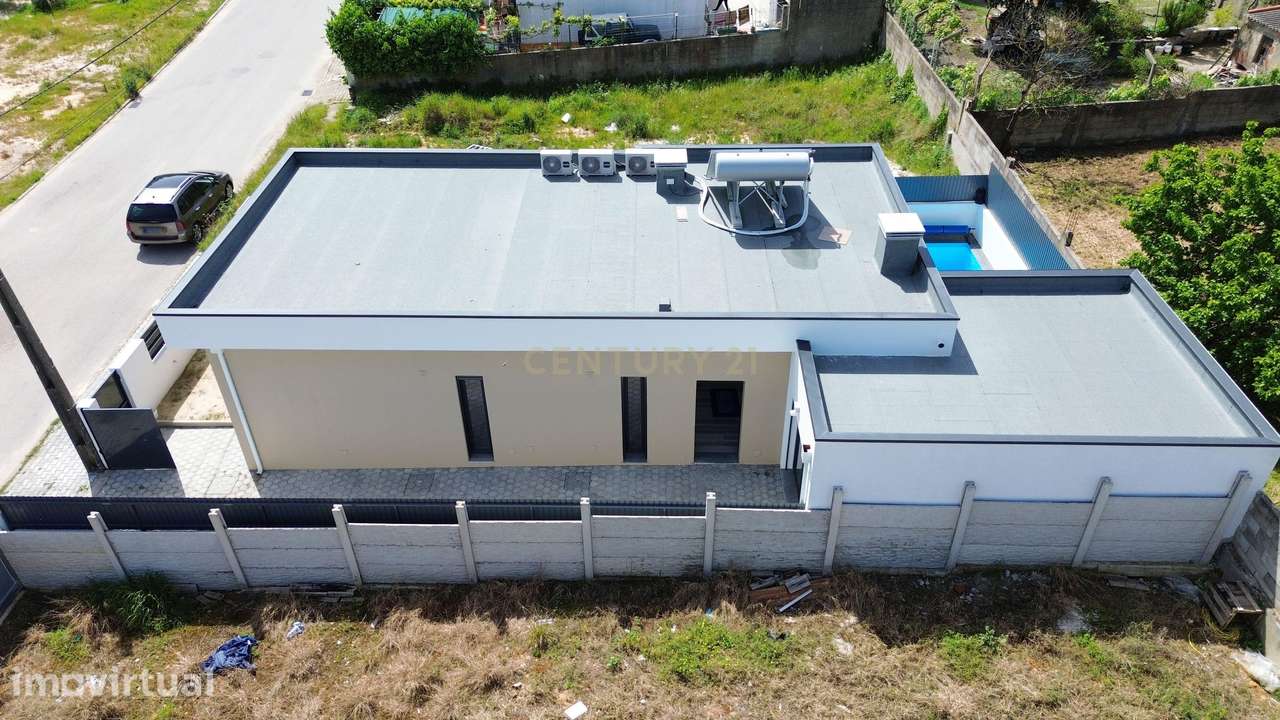 Moradia Térrea Isolada T3 com Piscina - Grande imagem: 3/37