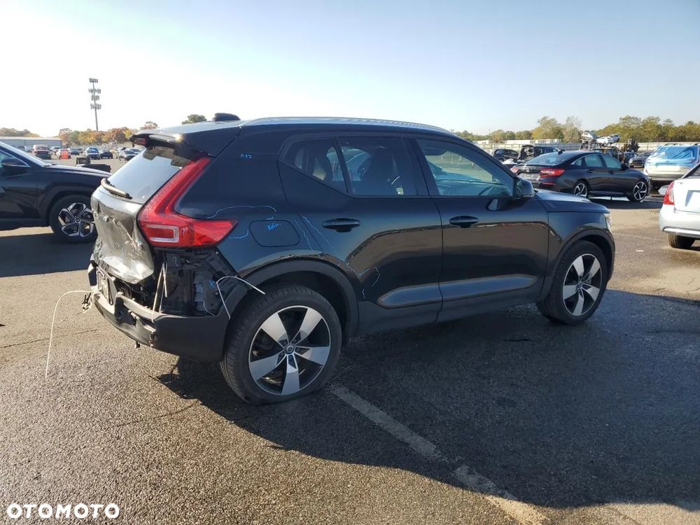 Volvo XC 40 T5 AWD Geartronic Momentum - 4