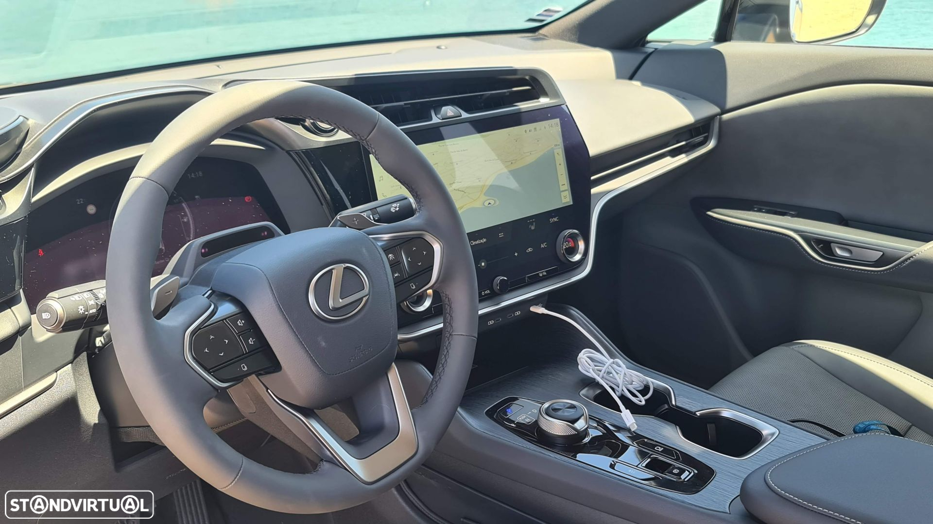 Lexus RZ 450e Executive Plus - 10