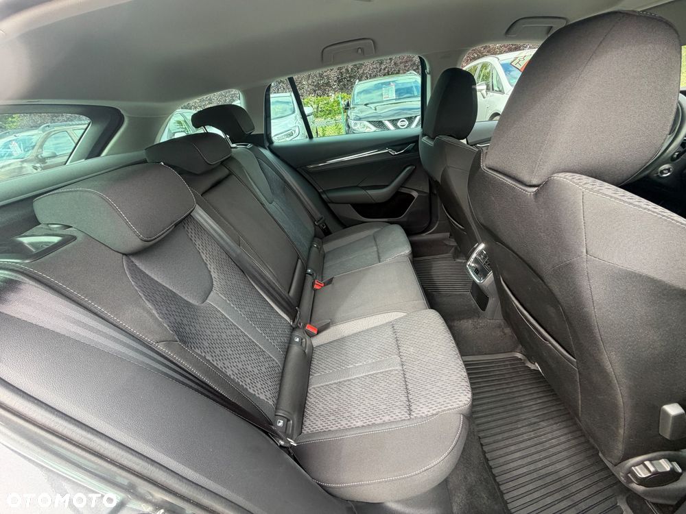 Skoda Octavia 2.0 TDI Style DSG - 16
