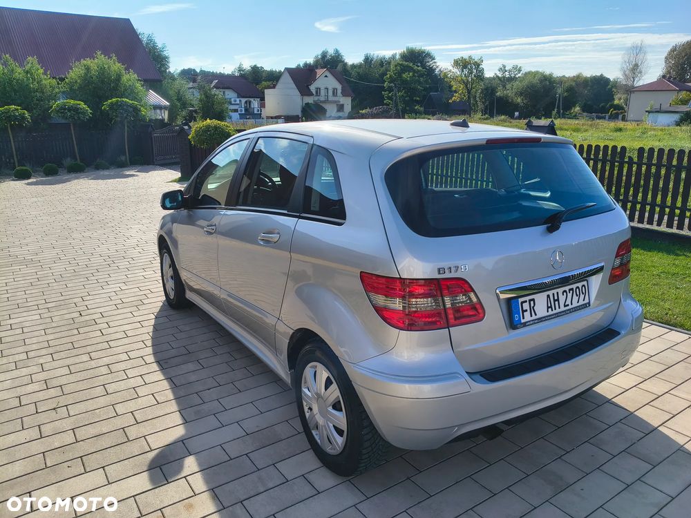 Mercedes-Benz B-Class 2009 photo 5