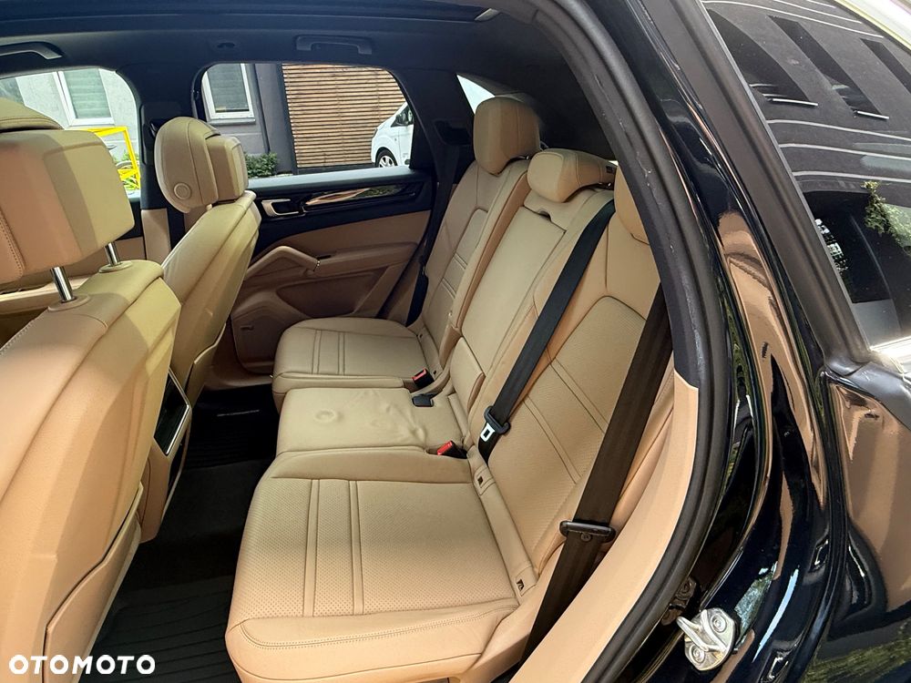 Porsche Cayenne Platinum Edition - 10