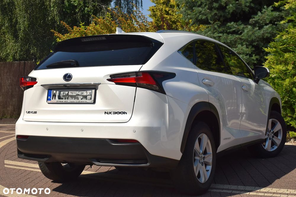 Lexus NX 300h Prestige AWD - 2