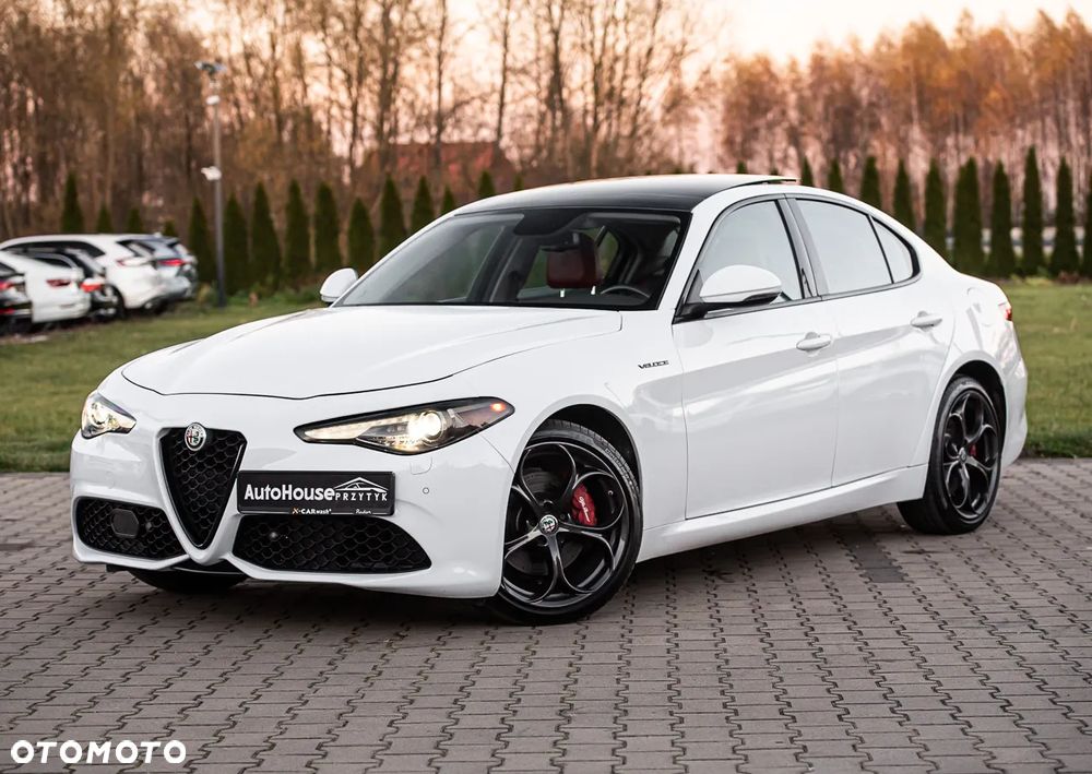 Alfa Romeo Giulia 2.0 Turbo 16V AT8-Q4 Veloce - 5