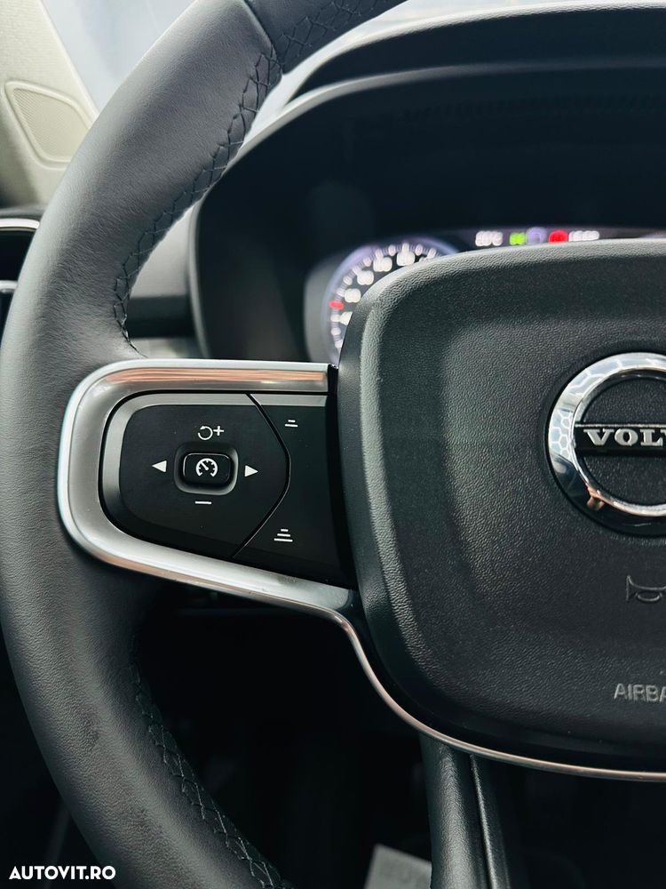Volvo XC 40 T3 Momentum - 30
