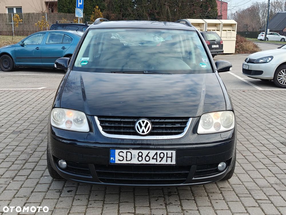 Volkswagen Touran 2.0 FSI Highline - 19