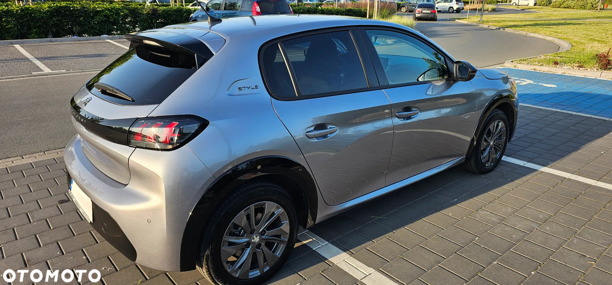Peugeot 208 Elektromotor 136 E-Style - 10