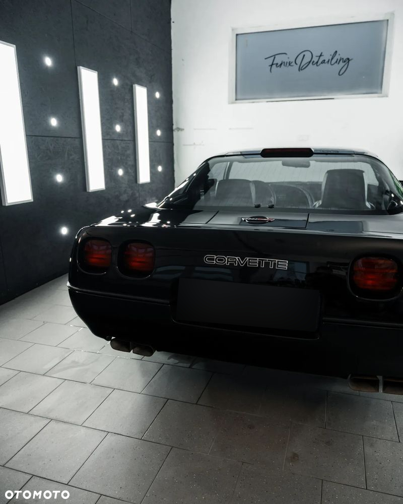 Chevrolet Corvette - 7