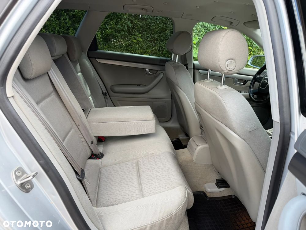 Audi A4 Avant 2.0 TDI - 8
