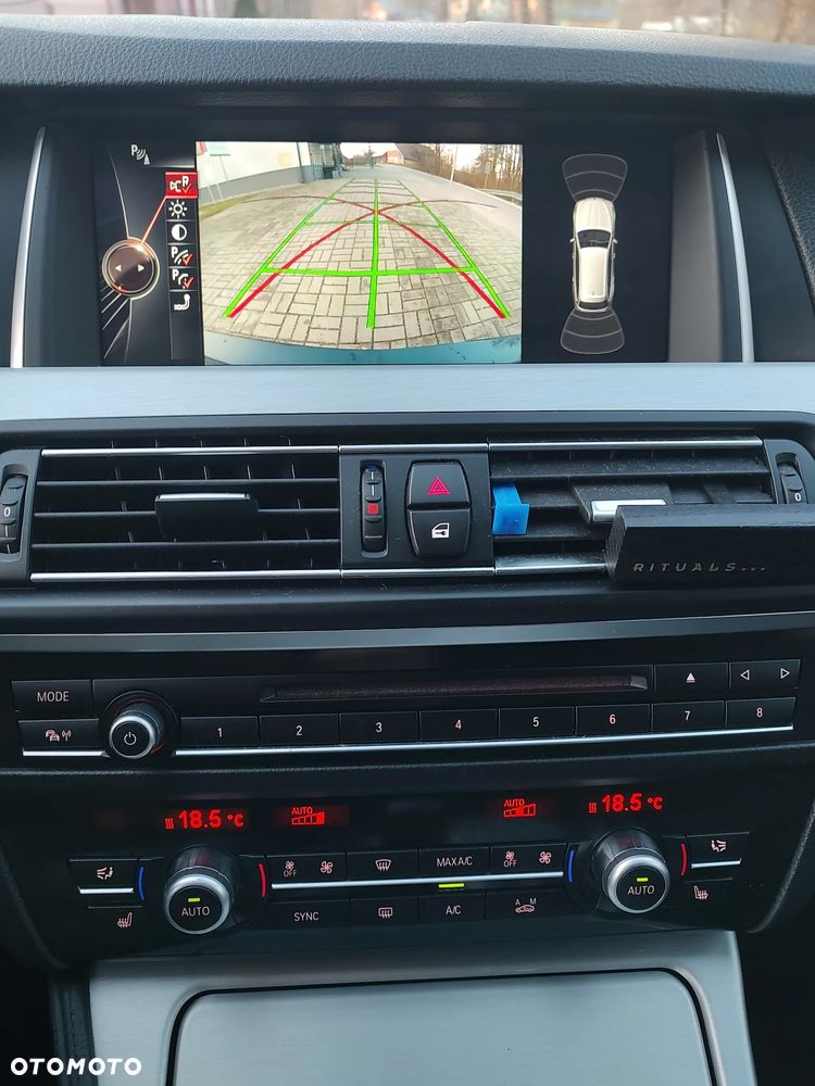 BMW Seria 5 535d Sport-Aut Modern Line - 29