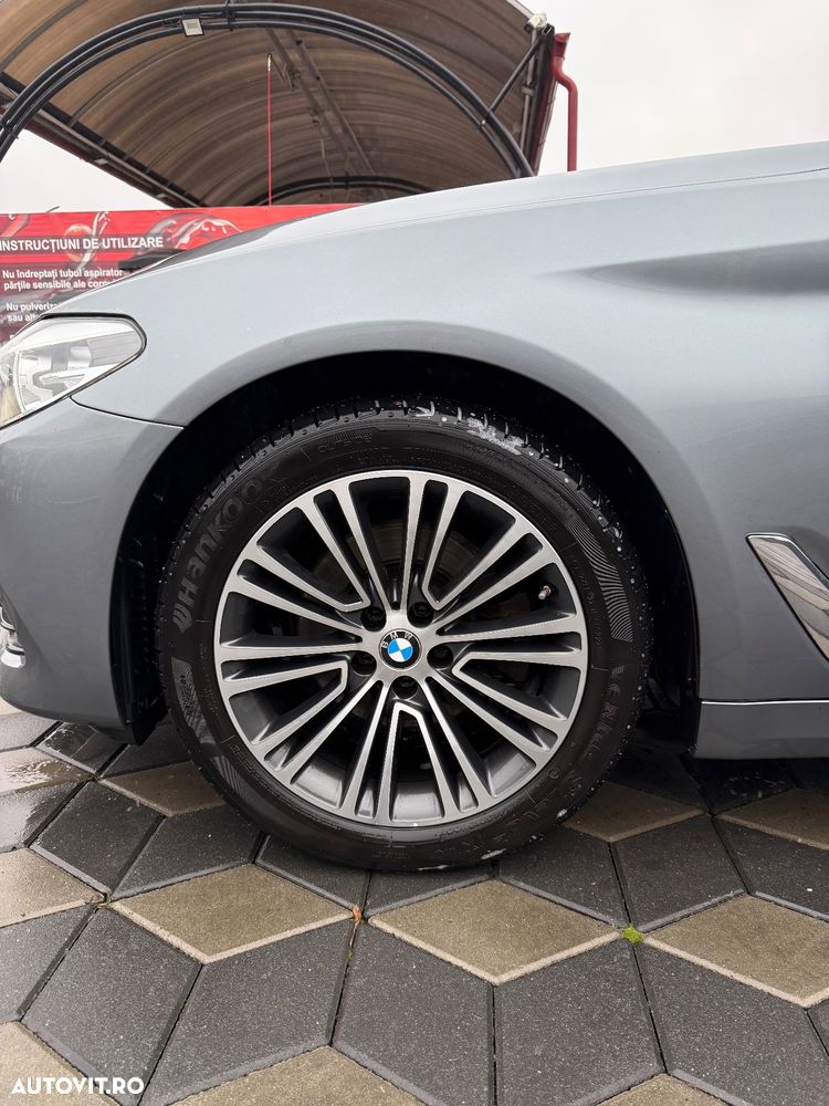 BMW Seria 5 520d Touring Aut. Luxury Line - 9