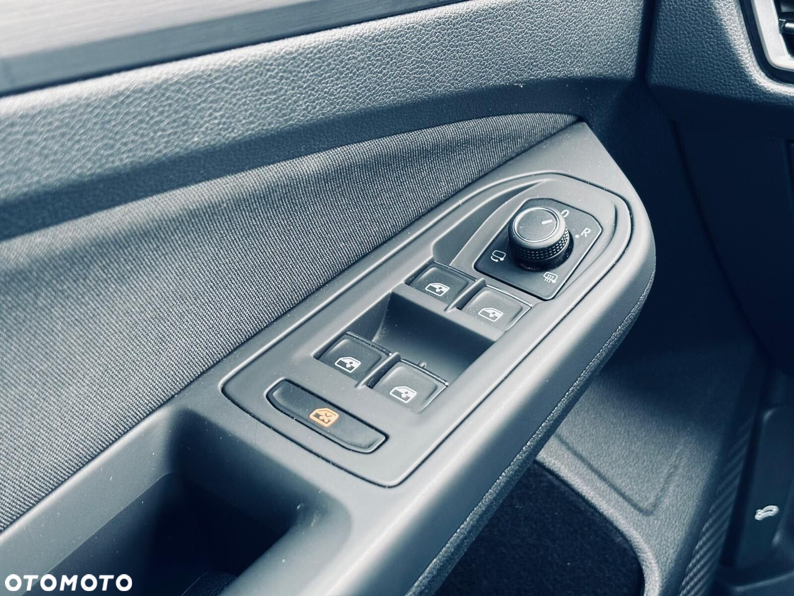 Volkswagen Golf - 34