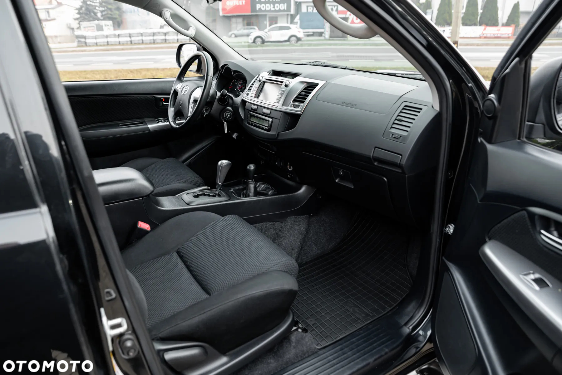 Toyota Hilux 3.0 D-4D SR5 - 16