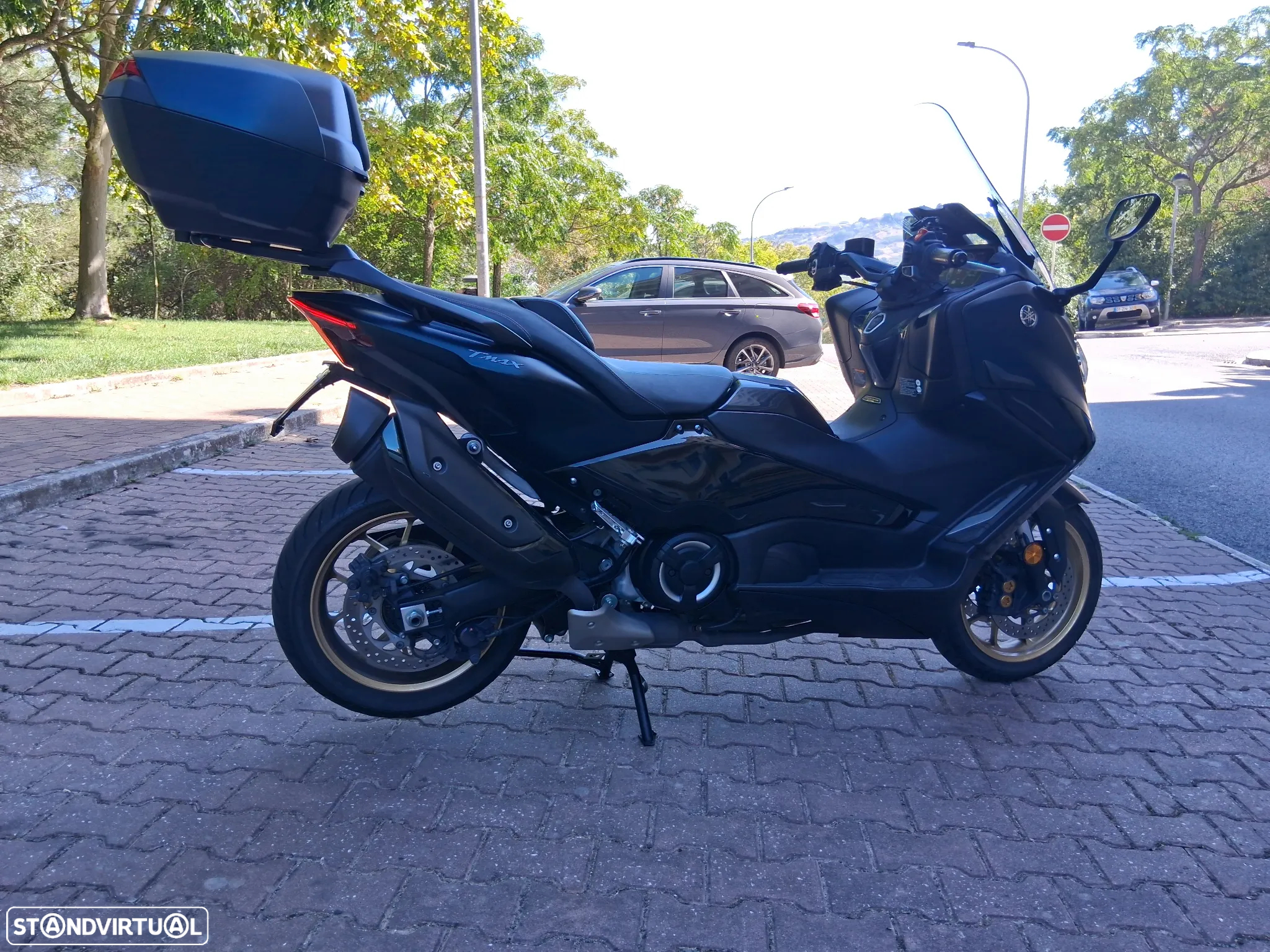 Yamaha TMAX Tech Max - 17