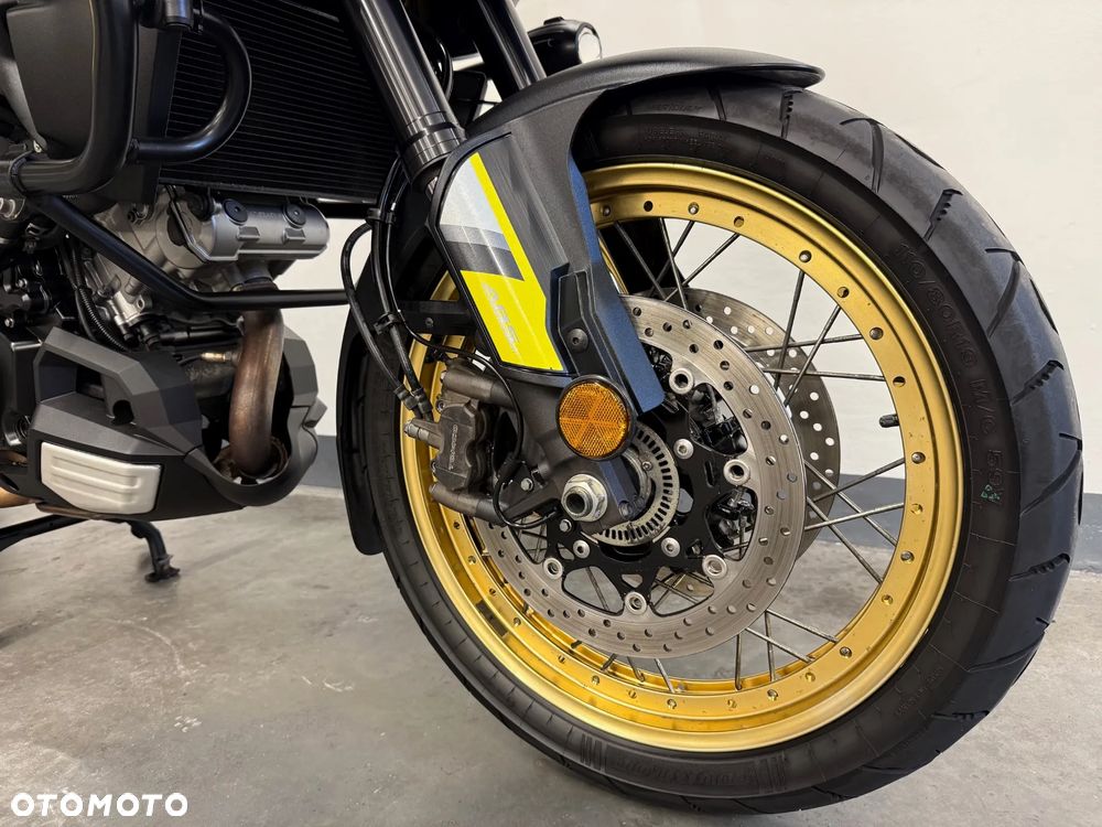 Suzuki V-STROM - 7
