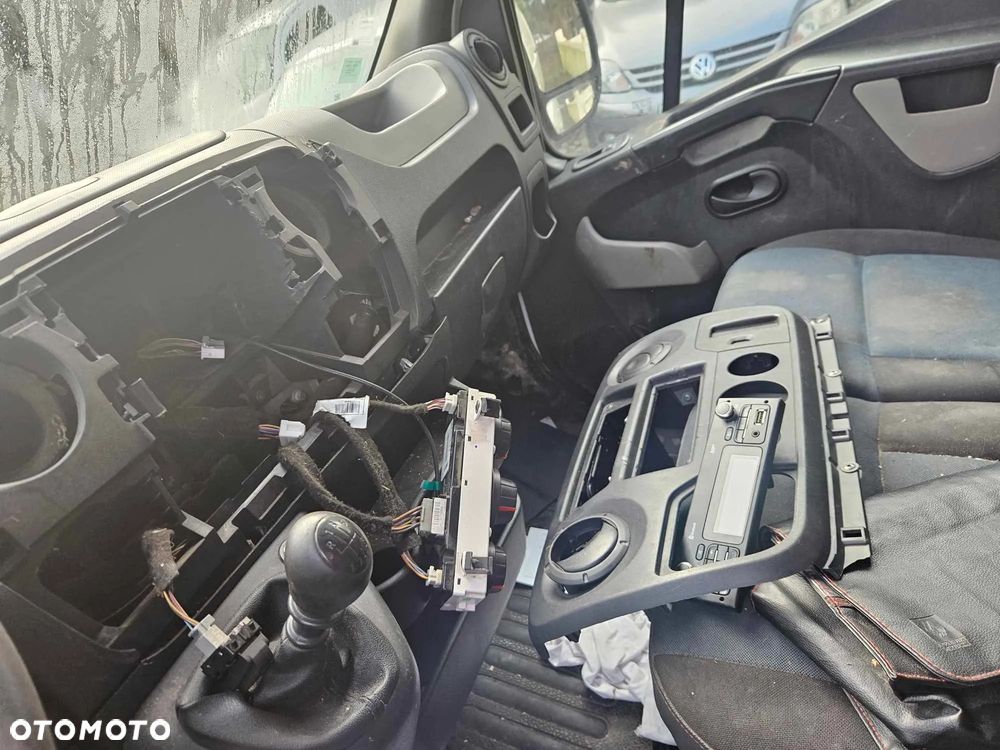 Renault MASTER 2.3 DCI L2H2 ŚREDNI 2015 - 13