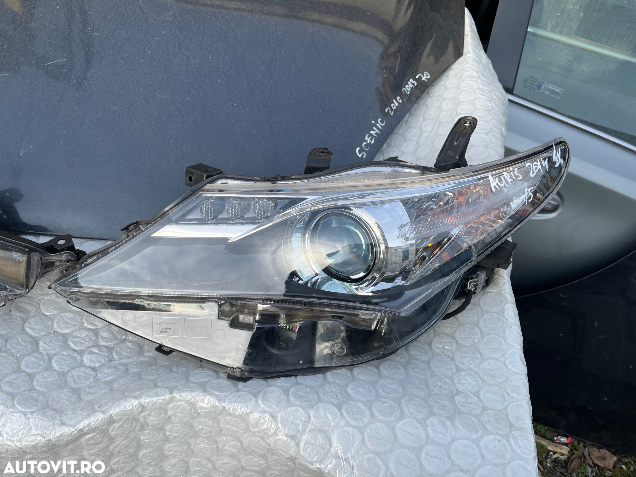 Set Faruri fara xenon Toyota auris 2014 - 3