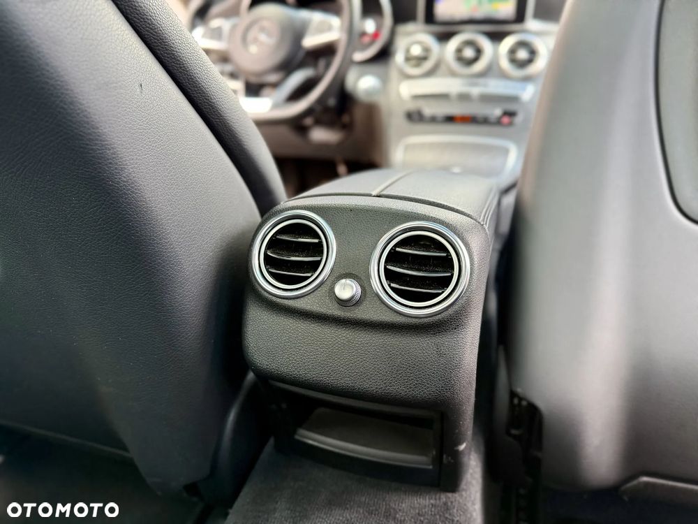 Mercedes-Benz Klasa C 300 9G-TRONIC - 30