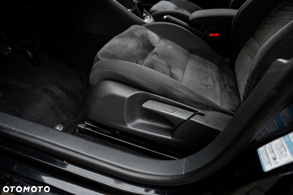 Volkswagen Golf - 17