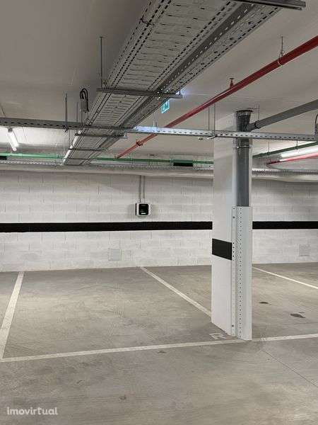Lugar de garagem com carregamento elétrico - Leça da Palmeira - Grande imagem: 2/4
