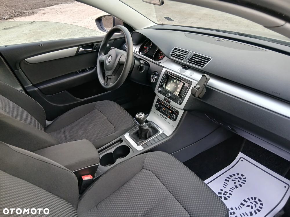 Volkswagen Passat - 8
