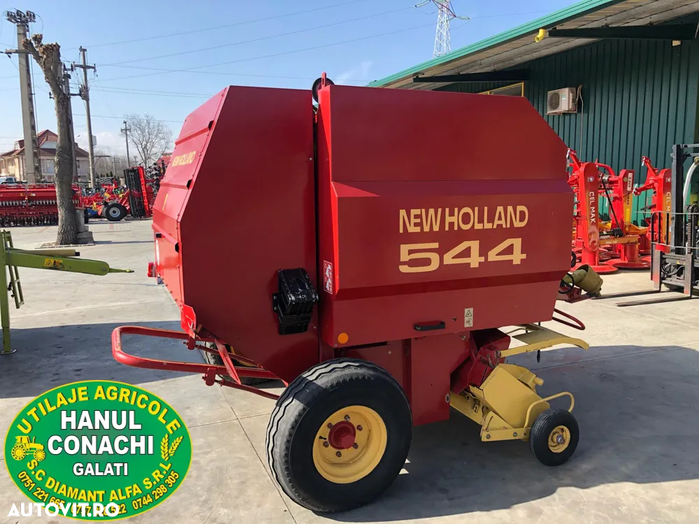 New Holland 544 - presa baloti rotunzi 120x120 / 60CP - 9