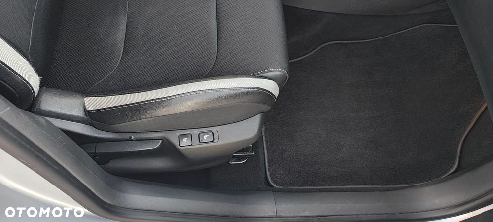 Citroën DS4 1.6 e-HDi SoChic MCP - 32