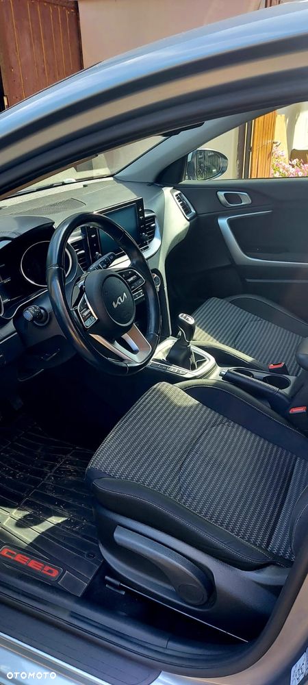 Kia Ceed 1.5 T-GDI M - 10