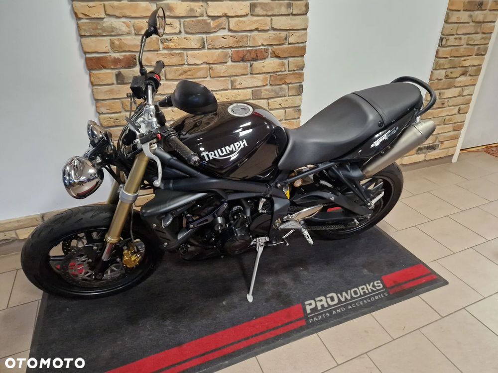 Triumph Street Triple - 19