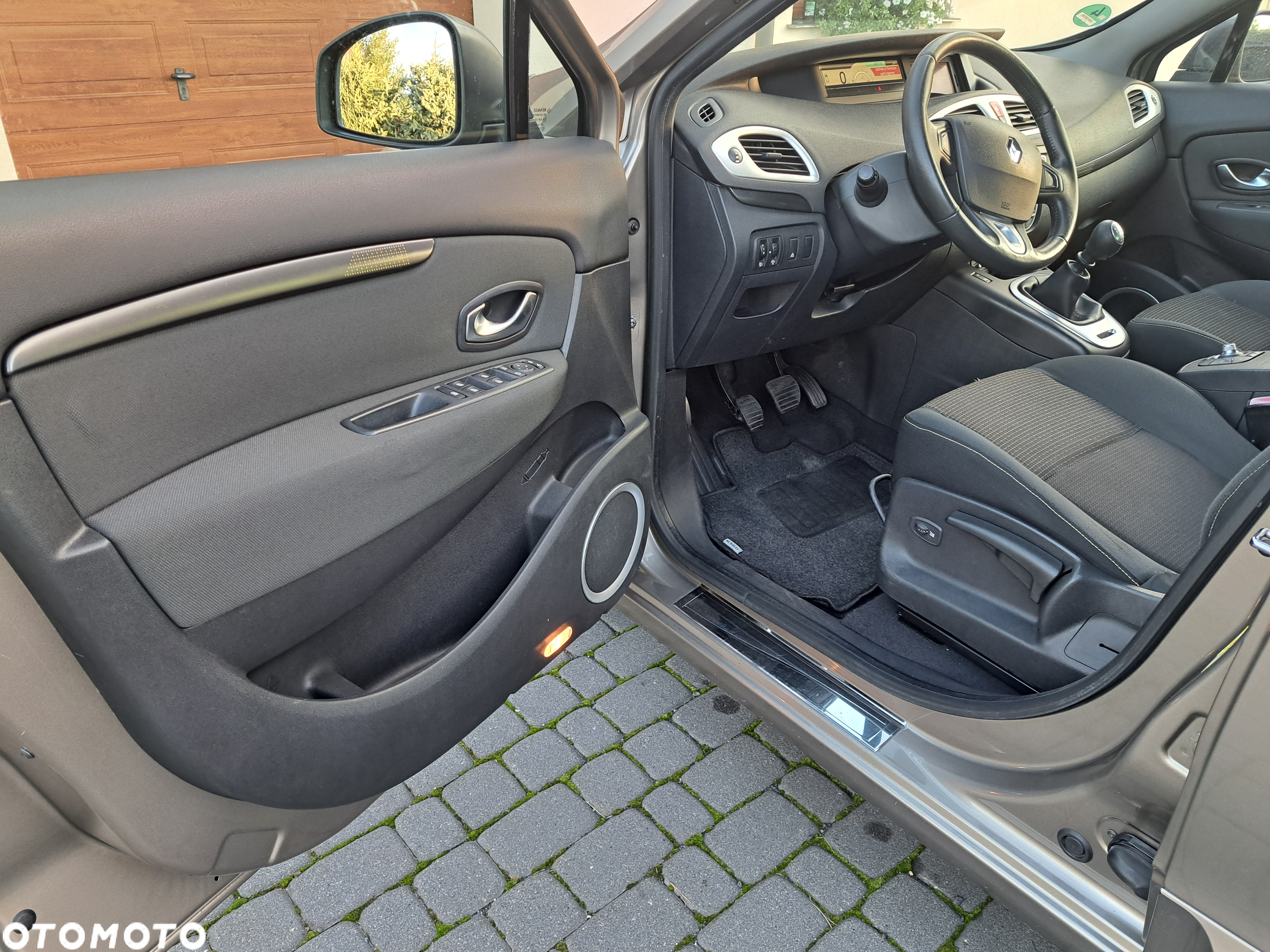 Renault Scenic 1.4 16V TCE TomTom Edition - 11