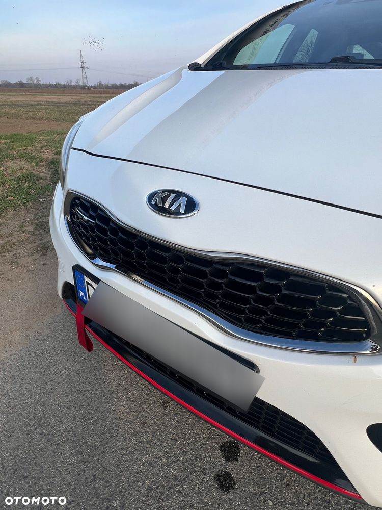 Kia Ceed 1.6 T-GDI GT - 11