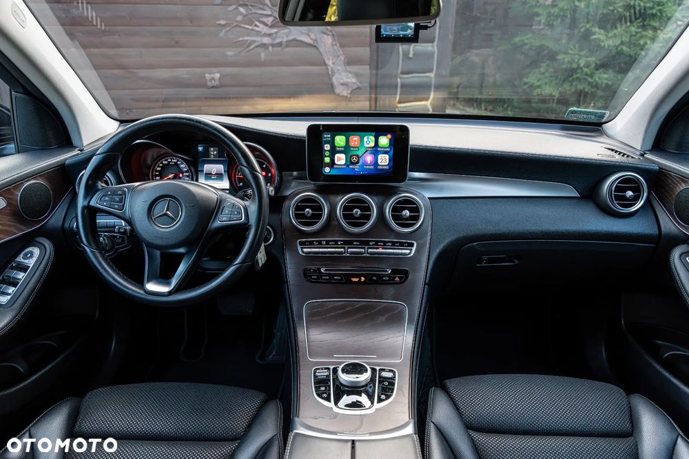 Mercedes-Benz GLC - 32