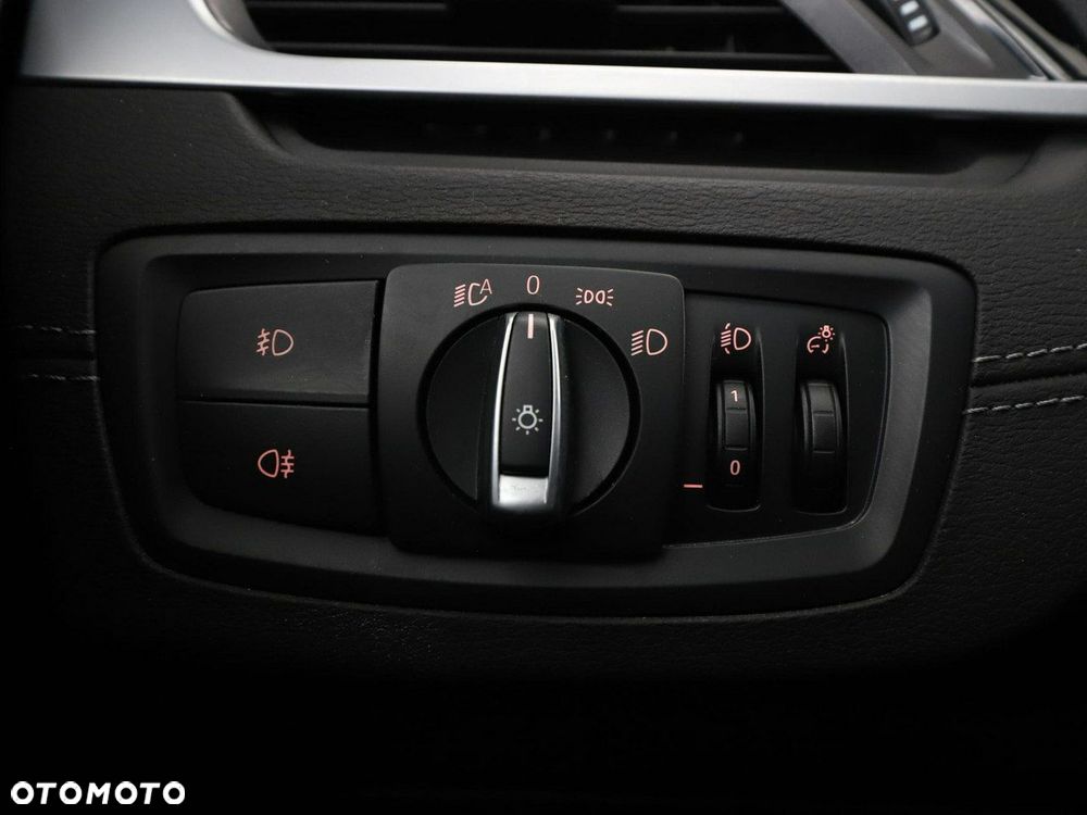 BMW X1 sDrive20d xLine - 35