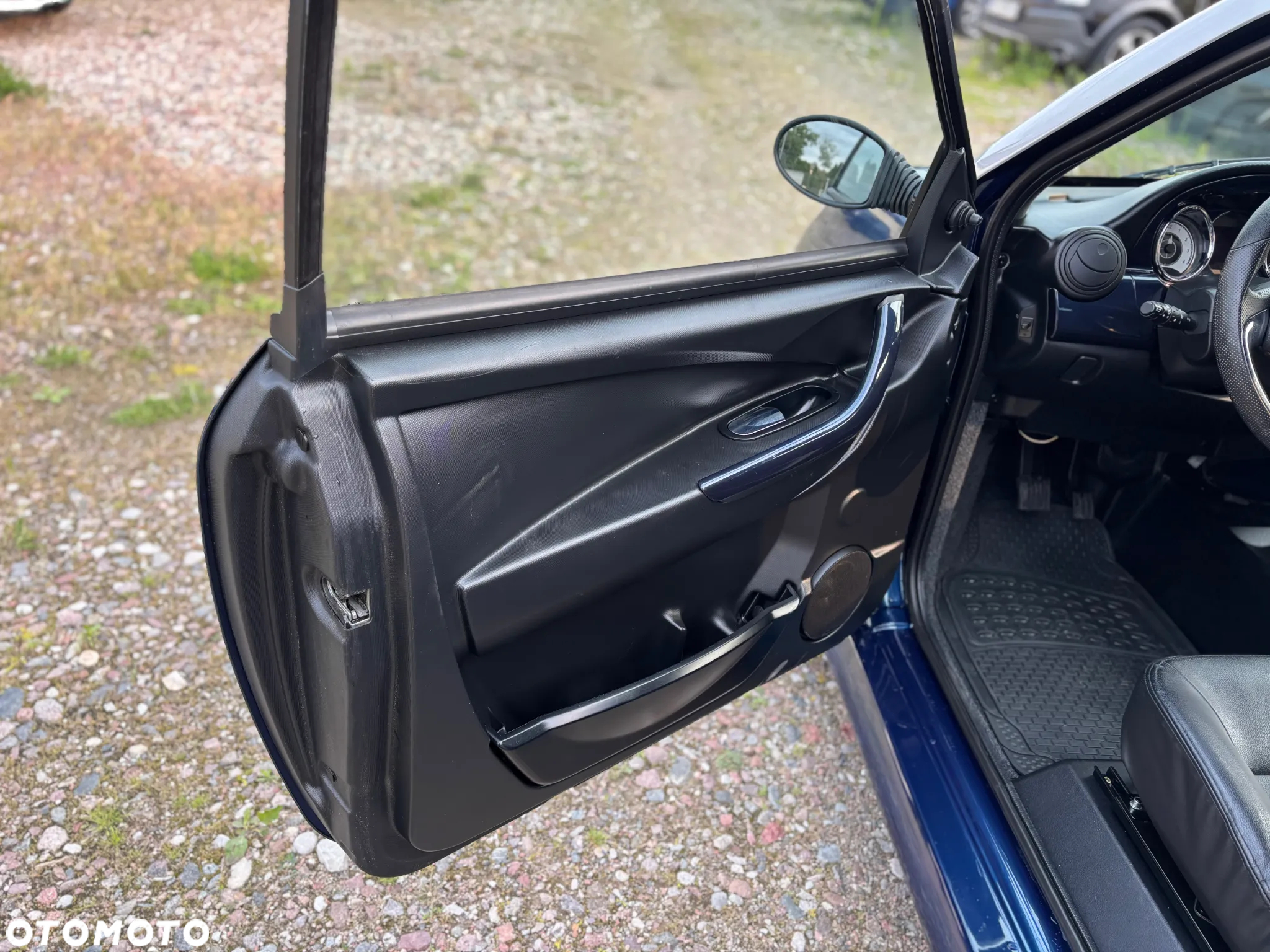 Ligier JS50 - 12