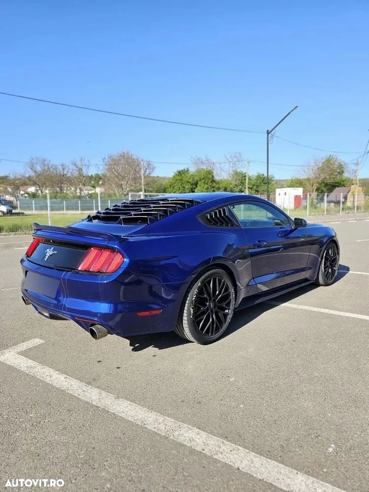 Ford Mustang - 1